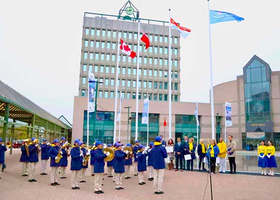 Image for article Barrie, Canada: Flag-raising Ceremony Honors World Falun Dafa Day