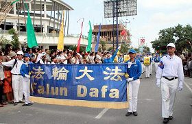 '亚太天国乐团参加印尼峇厘岛游行，备受欢迎'