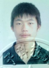 王雨学生证上的照片