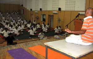 Image for article Présenter Falun Dafa à 140 agents de l’Académie forestière de l’Andhra Pradesh, à Hyderabad, Inde