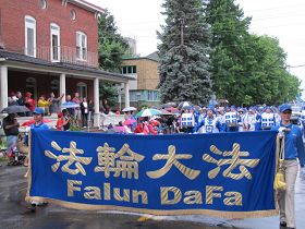 Image for article Québec, Canada: L’ensemble Tian Guo Marching Band participe au défilé de la Saint-Jean-Baptiste