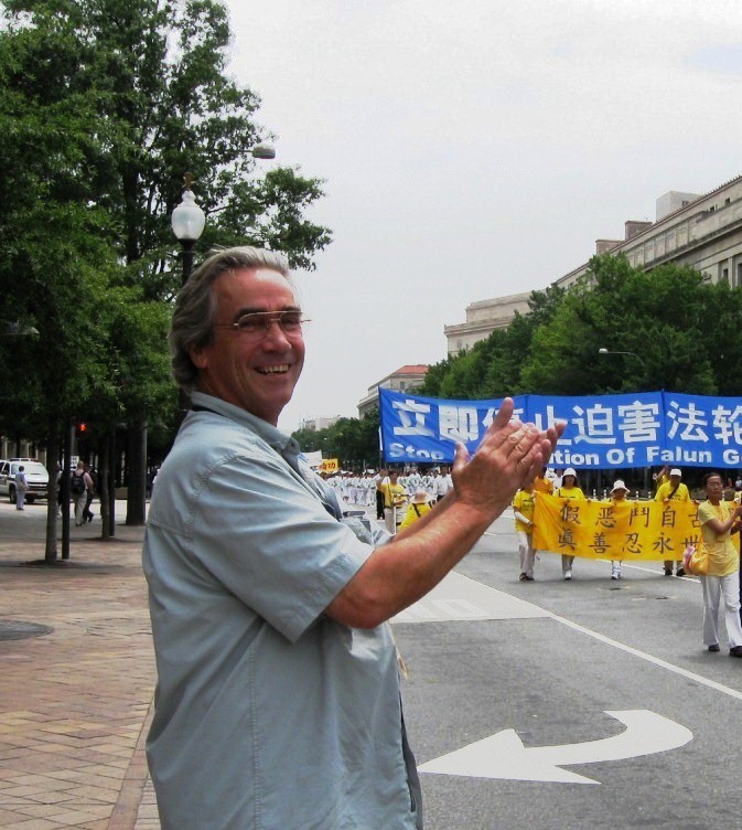 http://en.minghui.org/emh/article_images/2012-7-14-cmh-dc-parade-10.jpg