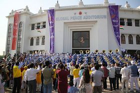 天国乐团应邀至印度参加首届精神领袖会议开幕演奏