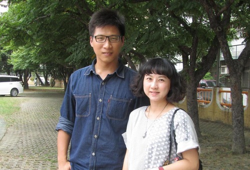 Wu Jiawei dan istri, Hu Xinyun.