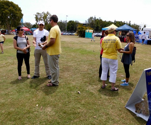 Australia: Falun Dafa Hadir di Festival Multikultural Gold Coast 2015
