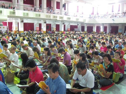 Praktisi Taiwan berkumpul untuk belajar Falun Gong bersama dan membagikan pengalaman mereka dalam menjangkau orang-orang di Tiongkok.