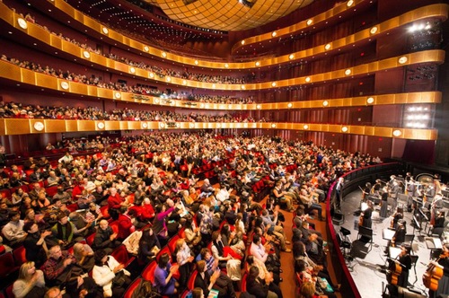 Shen Yun kembali ke New York Lincoln Center dari 9 hingga 18 Januari 2015.