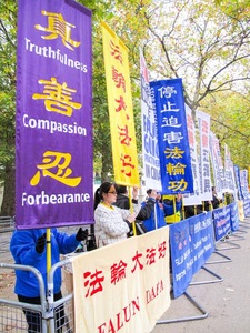 Aksi Damai Falun Gong Selama Kunjungan Presiden Tiongkok Menarik Perhatian Keluarga Kerajaan Inggris