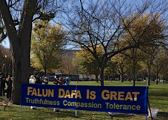 Image for article Tourists from Around the World Learn about Falun Gong in Washington DC