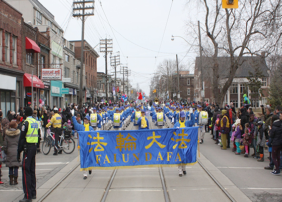 Image for article Falun Gong Well-Received in Toronto Easter Parade