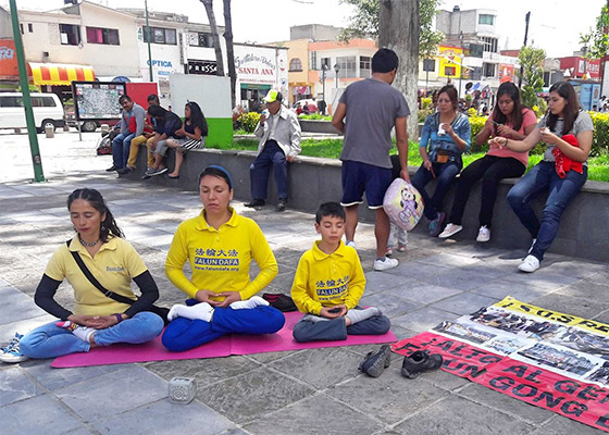 Image for article Voices of Falun Gong Heard Around Mexico
