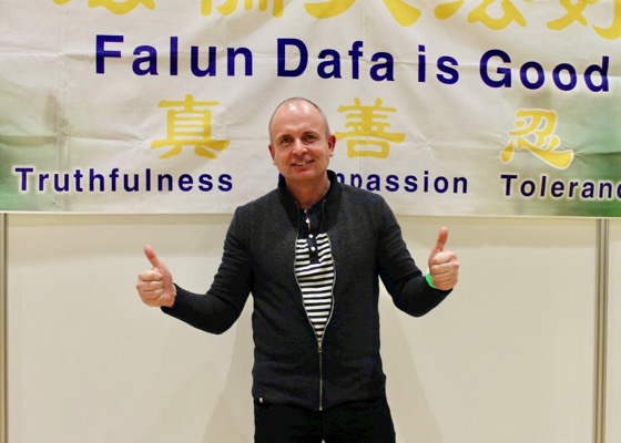 Image for article Denmark: Happy Encounter with Falun Gong at Health Expo