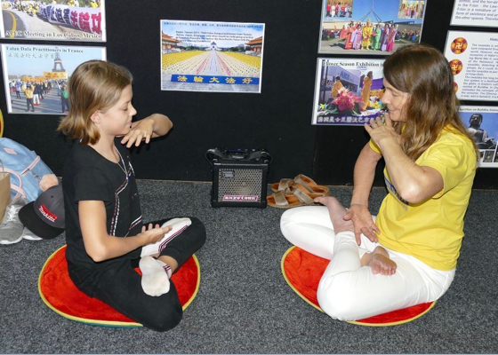 Image for article Brisbane, Australia: Falun Dafa Embraced at Mind Body Spirit Festival