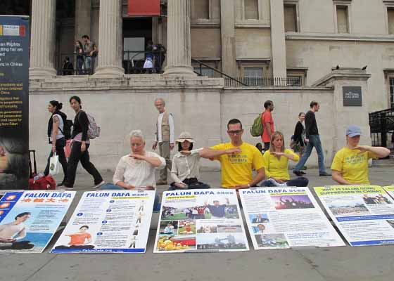 Image for article London: More People Want to Know the Benefits of Falun Dafa