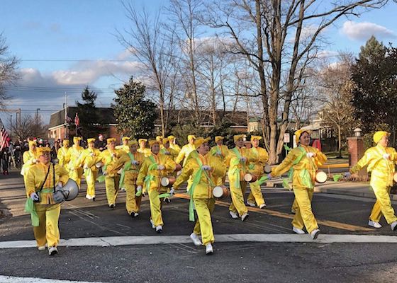 Image for article Falun Gong Shines in New York Christmas Parades