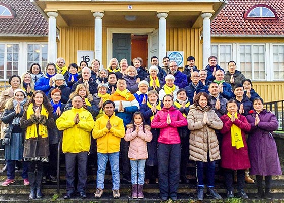 Image for article Swedish Falun Dafa Practitioners Improve as One Body