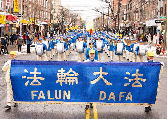 Image for article Hundreds Quit the Chinese Communist Party at Falun Gong Parade in Brooklyn, New York
