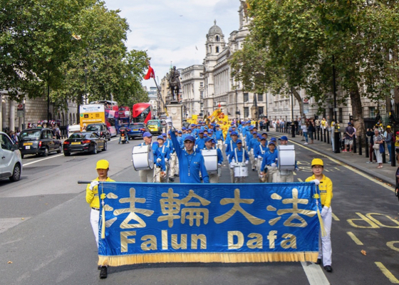 Image for article London, UK: European Practitioners Hold Parade to Draw Attention to Persecution