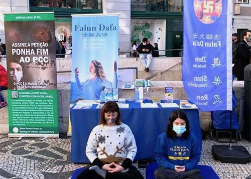 Image for article Portugal: Falun Dafa Practitioners Call for an End to the Persecution in China on Human Rights Day