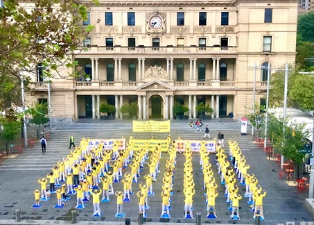 Image for article Australia: Dignitaries Send Congratulations to Celebrate Falun Dafa Day at Rally and Parade in Sydney