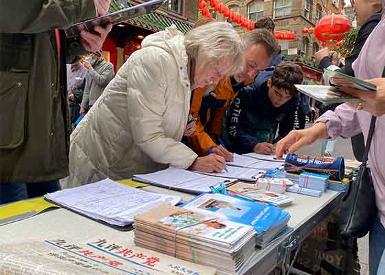 Image for article London, UK: Practitioners Hold Events in Chinatown to Introduce Falun Dafa and Expose the Chinese Communist Regime’s Persecution