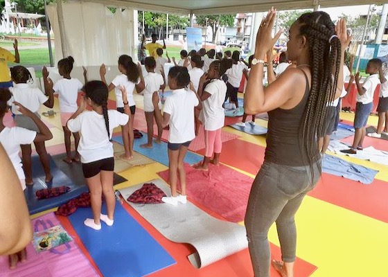 Image for article Guadeloupe: Practitioners Hold Truth-Clarification Activities and Introduce Falun Dafa Amid a Transatlantic Sailing Race