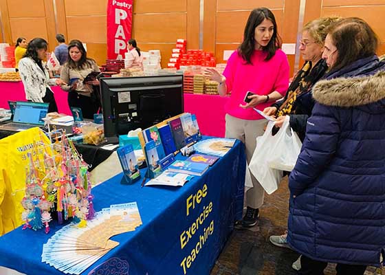 Image for article Canada: People Learn about Falun Dafa at Nowruz Bazaar and Exhibition