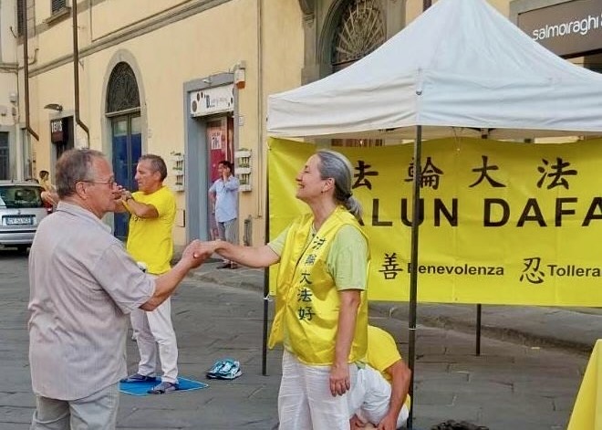 Image for article Italy: Raising Awareness of the Persecution of Falun Gong in China