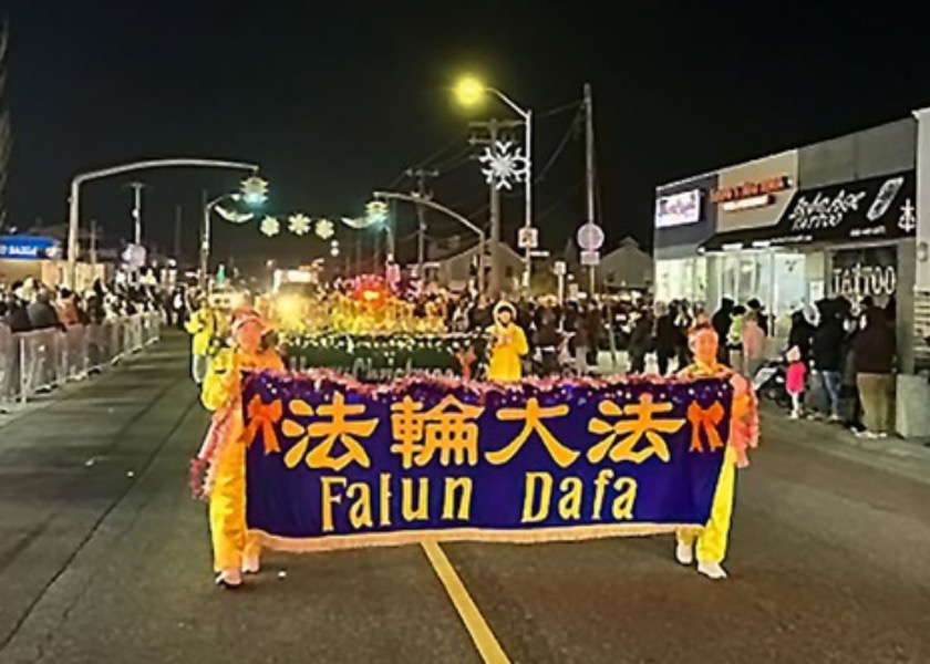 Image for article New York: Falun Dafa Praised at Electric Light Parade in Long Beach