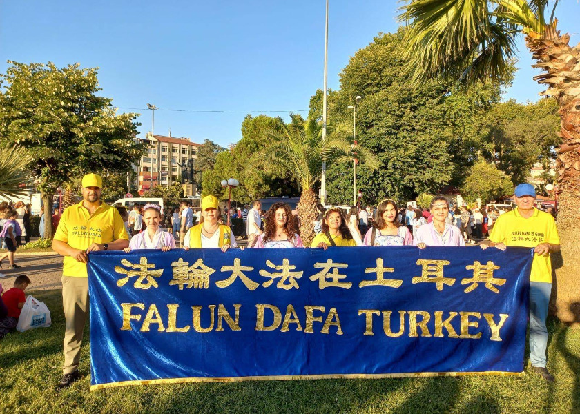 Image for article Falun Dafa Practitioners in Turkey: Zhuan Falun Is a Priceless Gift