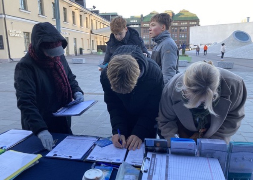 Image for article People in Helsinki Sign Petition to Condemn the Persecution in China