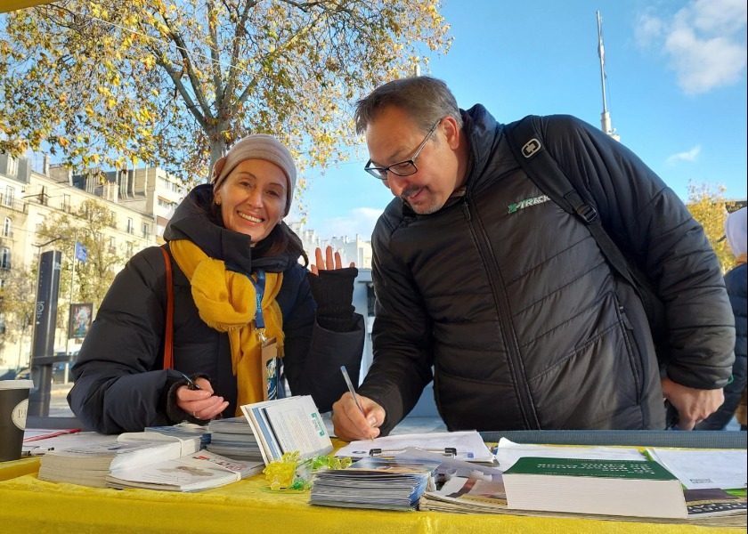 Image for article France: Prominent Leaders Denounce the Persecution at Mayors and Local Authorities Fair