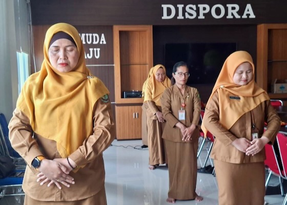 Image for article Government Employee in Indonesia: “Everyone Benefits From Truthfulness, Compassion, Forbearance”