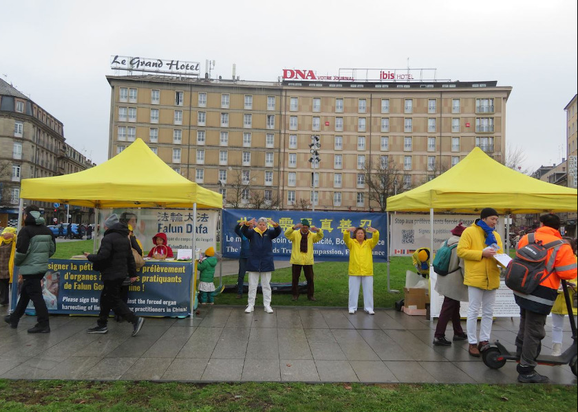 Image for article France: People Condemn the Persecution of Falun Dafa