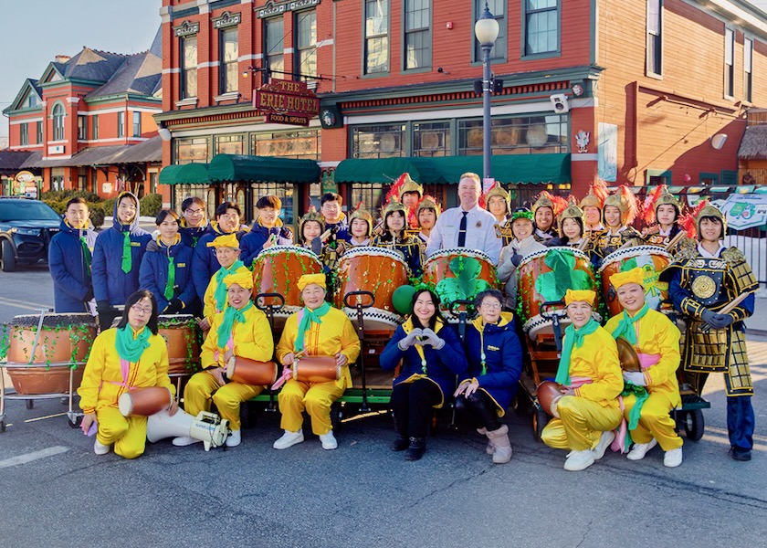 Image for article Port Jervis, New York: Spectators Enjoy Falun Dafa Performances in St. Patrick’s Day Parade