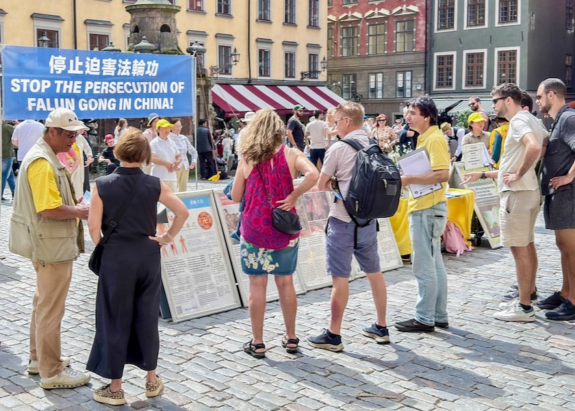 Image for article Stockholm, Sweden: People Learn About the CCP’s Persecution at Midsummer Festival