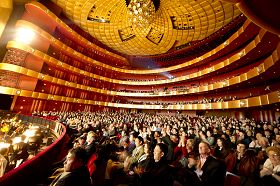 二零一一年一月六日，林肯中心大卫寇克剧院，神韵首演现场