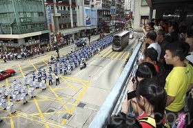 2011-10-5-minghui-hongkong-parade-2--ss.jpg