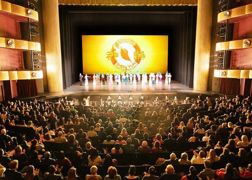 Image for article Shen Yun Exhibits “Power of Love” through Classical Arts