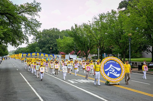 https://en.minghui.org/u/article_images/2021-7-17-washington-dc-720-parade_06.jpg