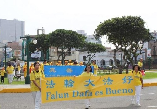 Фалуньгун тепло приняли на фестивале искусств в Перу