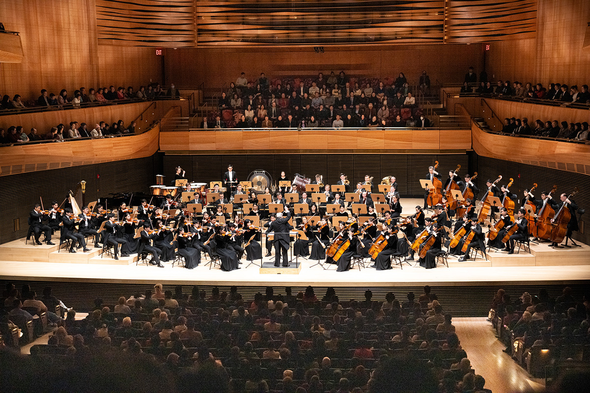 Image for article Нью-Йорк, США. Виступ симфонічного оркестру Shen Yun у Лінкольн-центрі викликав захоплення глядачів: «Їхня майстерність просто вражає»