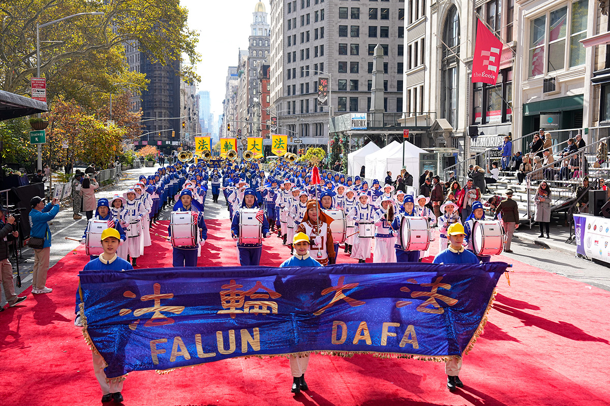 Image for article Нью-Йорк. Принципи Фалунь Дафа отримали високу оцінку на параді на честь Дня ветеранів