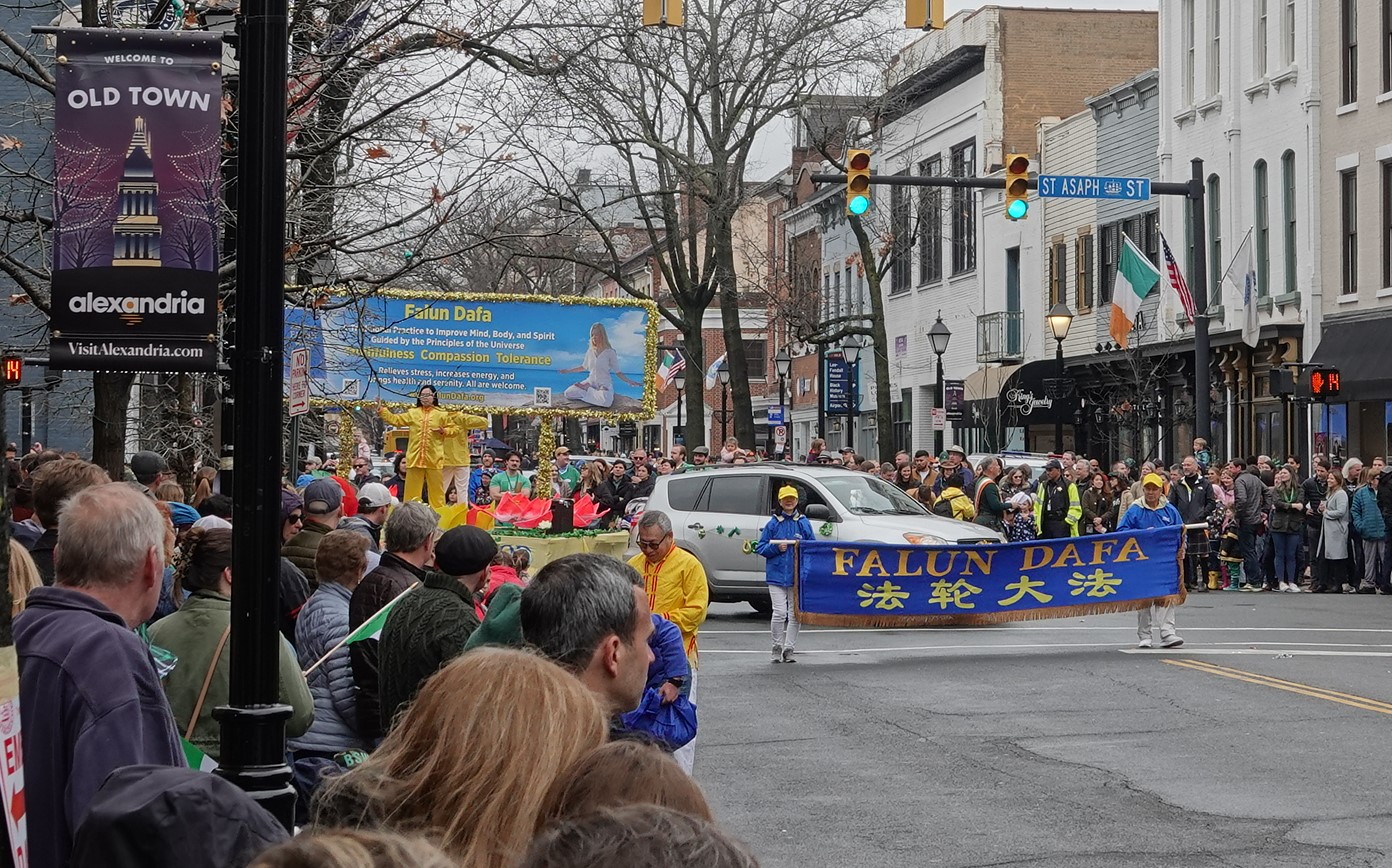 Image for article Вашингтон, США. Фалунь Дафа тепло вітали на параді на честь Дня святого Патрика