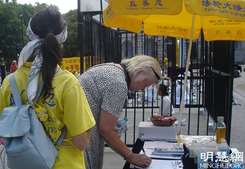 https://en.minghui.org/u/article_images/2021-7-18-united-kingdom-720-rally_08.jpg