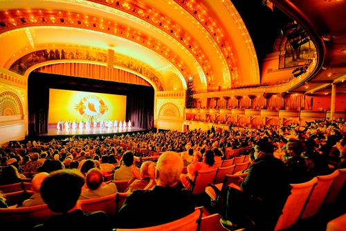 Shen Yun's Curtain Call at the Auditorium Theatre in Chicago, Illinois, on October 10, 2021.