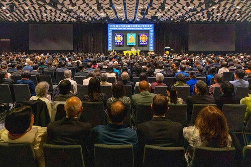 Các học viên chia sẻ về thực tu và đề cao tâm tính trong Pháp hội Úc tại Melbourne