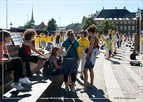 Image for article Copenhagen, Denmark: As the Persecution of Falun Gong Enters its 15th Year, Peaceful Resistance Continues