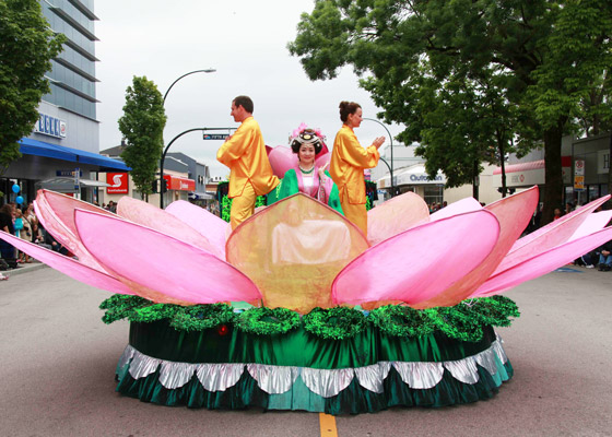 Image for article Canada: Falun Dafa Participates in Hyack International Parade in New Westminster