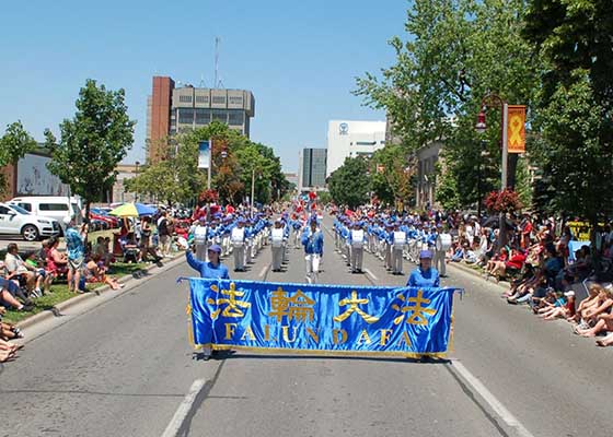 Image for article Ontario, Canada: Falun Dafa Group's Contribution Appreciated in Two Major Parades